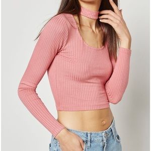 Cropped choker neck shirt Forever 21